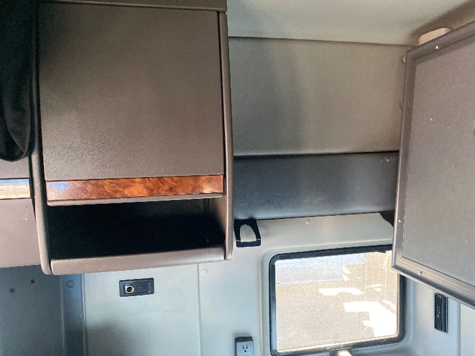 Sleeper Tractor-Heavy Duty Tractors-International-2020-LT625-El Paso-TX-698,745\n\t\tmiles-$ 31,750 - Image 19