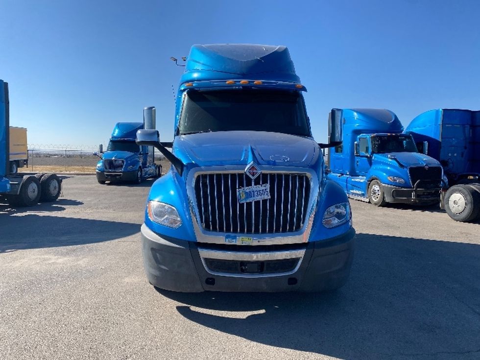 Sleeper Tractor-Heavy Duty Tractors-International-2020-LT625-El Paso-TX-698,745\n\t\tmiles-$ 31,750 - Image 2