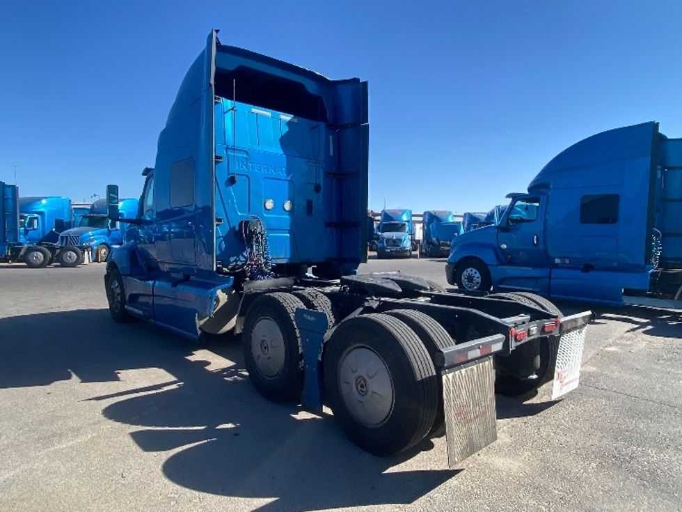 Sleeper Tractor-Heavy Duty Tractors-International-2020-LT625-El Paso-TX-698,745\n\t\tmiles-$ 31,750 - Image 5