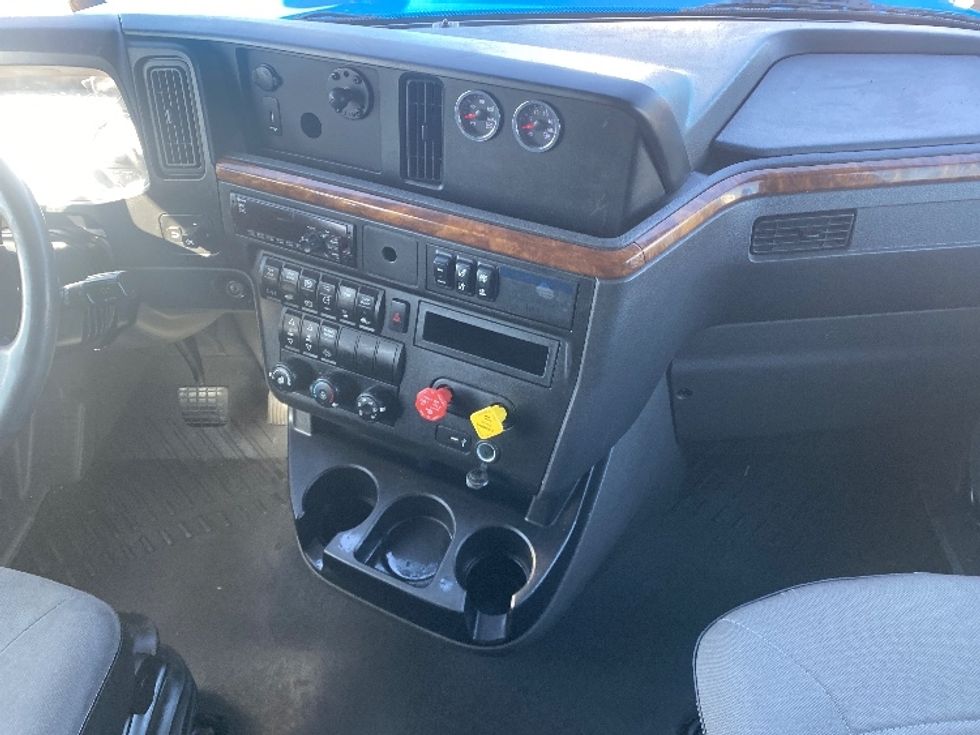 Sleeper Tractor-Heavy Duty Tractors-International-2020-LT625-El Paso-TX-699,088\n\t\tmiles-$ 31,750 - Image 12