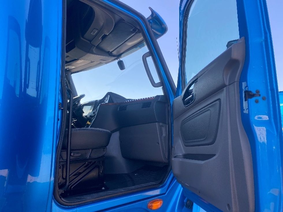 Sleeper Tractor-Heavy Duty Tractors-International-2020-LT625-El Paso-TX-699,088\n\t\tmiles-$ 31,750 - Image 13