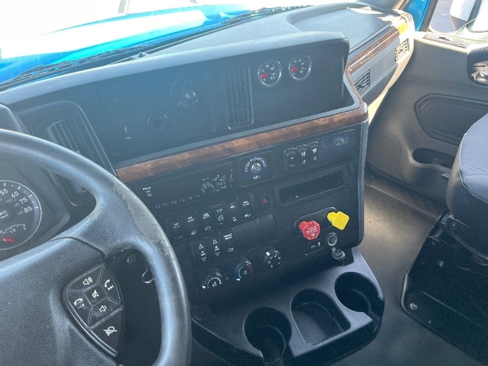 Sleeper Tractor-Heavy Duty Tractors-International-2020-LT625-El Paso-TX-699,218\n\t\tmiles-$ 31,750 - Image 10