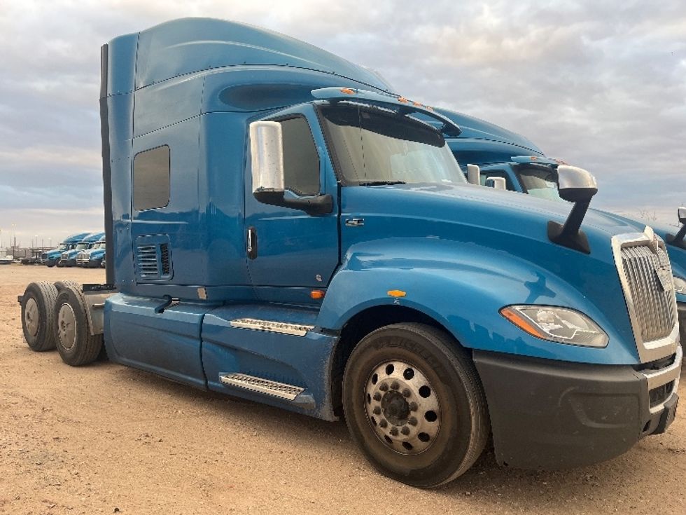 Sleeper Tractor-Heavy Duty Tractors-International-2020-LT625-El Paso-TX-699,672\n\t\tmiles-$ 31,750 - Image 1