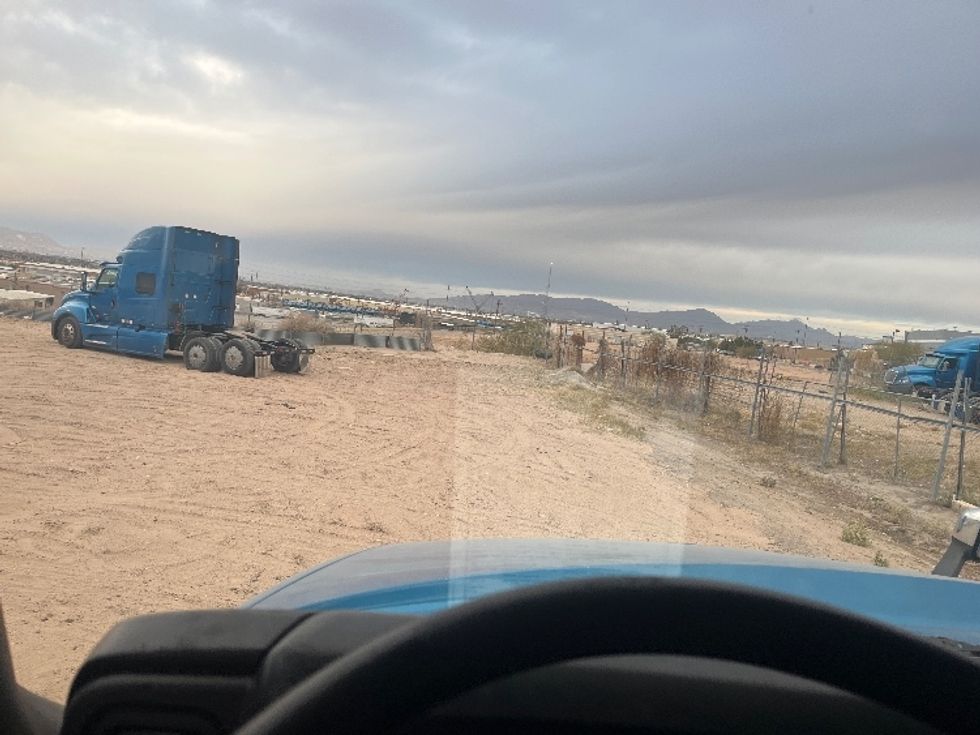 Sleeper Tractor-Heavy Duty Tractors-International-2020-LT625-El Paso-TX-699,672\n\t\tmiles-$ 31,750 - Image 11