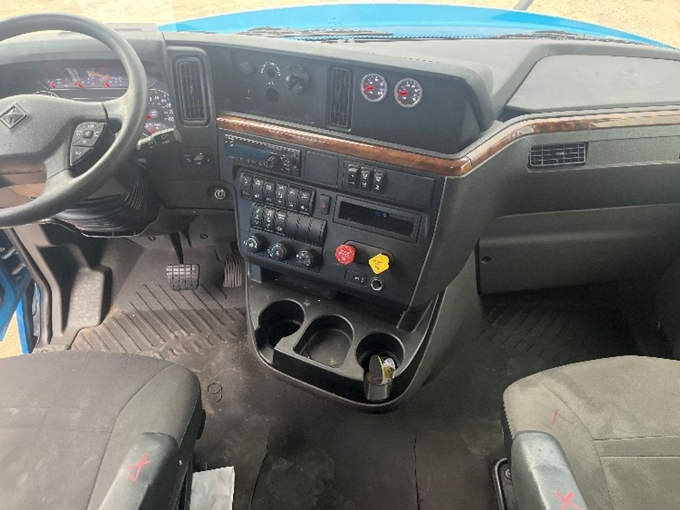 Sleeper Tractor-Heavy Duty Tractors-International-2020-LT625-El Paso-TX-699,672\n\t\tmiles-$ 31,750 - Image 12