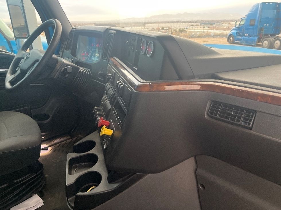 Sleeper Tractor-Heavy Duty Tractors-International-2020-LT625-El Paso-TX-699,672\n\t\tmiles-$ 31,750 - Image 15