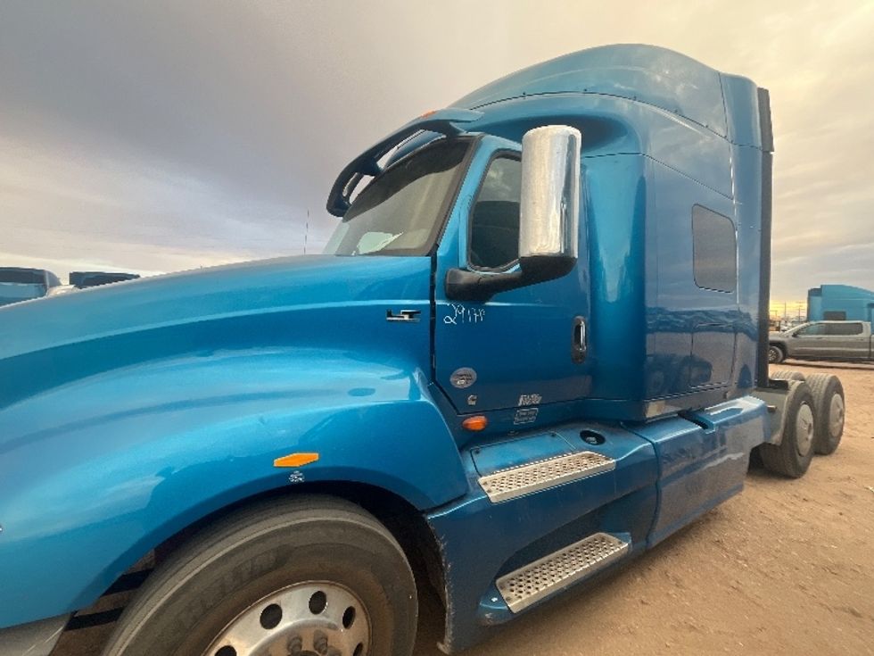 Sleeper Tractor-Heavy Duty Tractors-International-2020-LT625-El Paso-TX-699,672\n\t\tmiles-$ 31,750 - Image 4