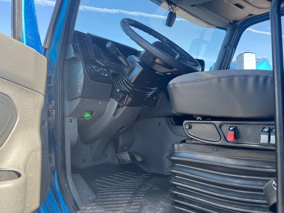 Sleeper Tractor-Heavy Duty Tractors-International-2020-LT625-El Paso-TX-700,153\n\t\tmiles-$ 31,750 - Image 9