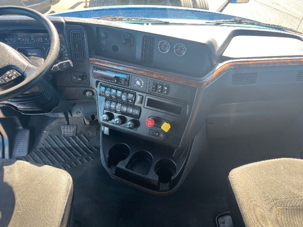 Sleeper Tractor-Heavy Duty Tractors-International-2020-LT625-El Paso-TX-700,607\n\t\tmiles-$ 31,750 - Image 12