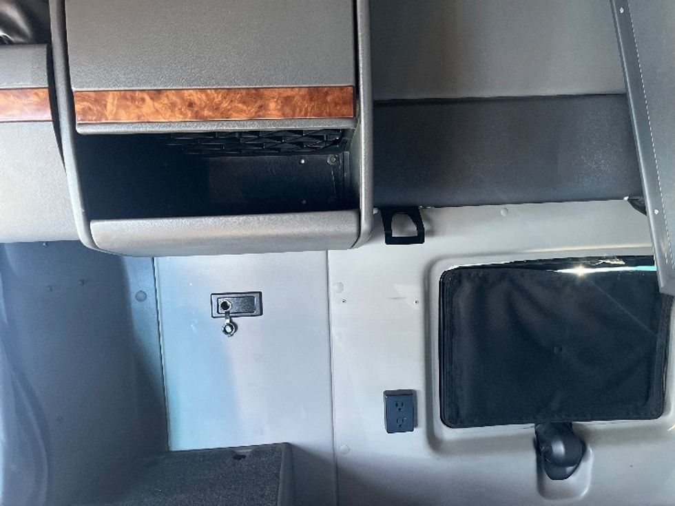 Sleeper Tractor-Heavy Duty Tractors-International-2020-LT625-El Paso-TX-700,607\n\t\tmiles-$ 31,750 - Image 19