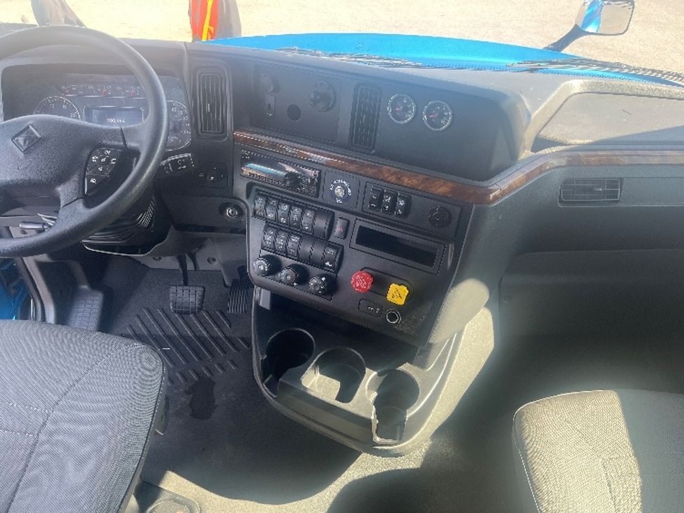 Sleeper Tractor-Heavy Duty Tractors-International-2020-LT625-El Paso-TX-700,984\n\t\tmiles-$ 31,500 - Image 12