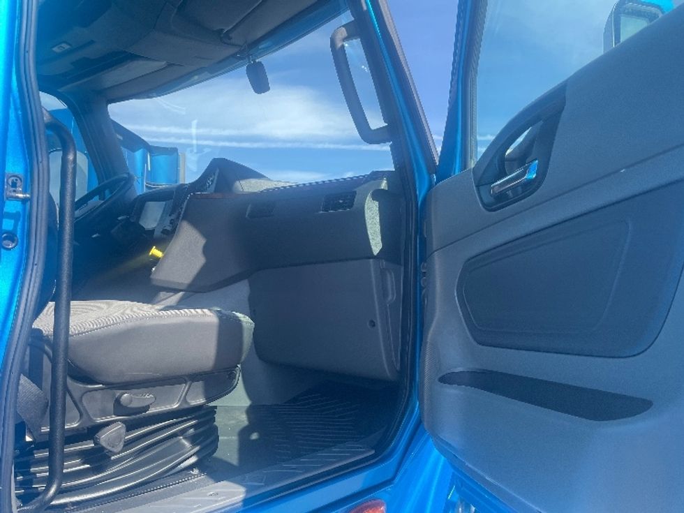 Sleeper Tractor-Heavy Duty Tractors-International-2020-LT625-El Paso-TX-700,984\n\t\tmiles-$ 31,500 - Image 13