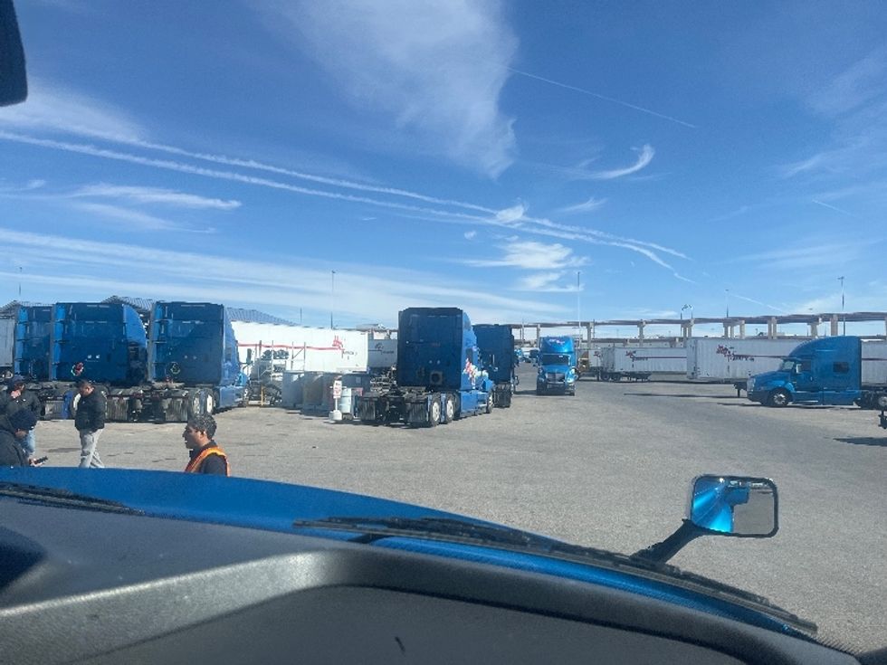 Sleeper Tractor-Heavy Duty Tractors-International-2020-LT625-El Paso-TX-700,984\n\t\tmiles-$ 31,500 - Image 14