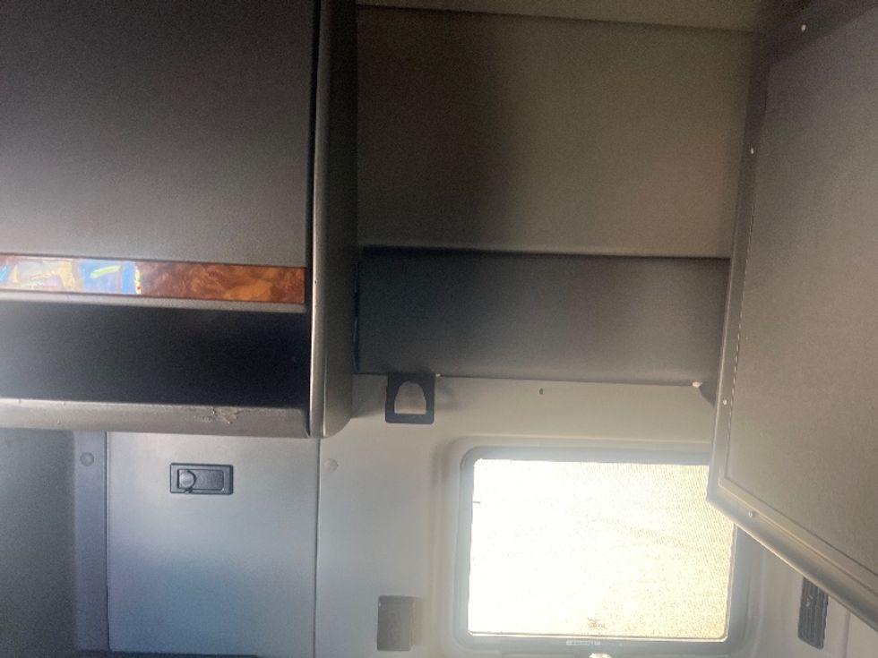 Sleeper Tractor-Heavy Duty Tractors-International-2020-LT625-El Paso-TX-700,984\n\t\tmiles-$ 31,500 - Image 19