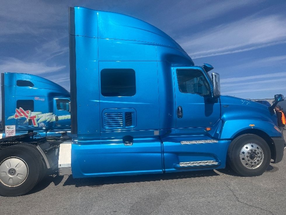 Sleeper Tractor-Heavy Duty Tractors-International-2020-LT625-El Paso-TX-700,984\n\t\tmiles-$ 31,500 - Image 8