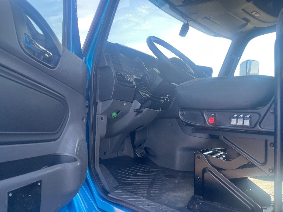 Sleeper Tractor-Heavy Duty Tractors-International-2020-LT625-El Paso-TX-700,984\n\t\tmiles-$ 31,500 - Image 9