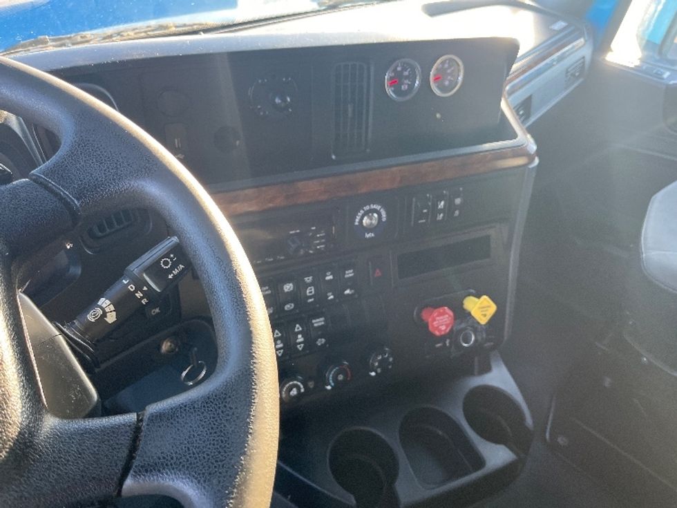 Sleeper Tractor-Heavy Duty Tractors-International-2020-LT625-El Paso-TX-701,365\n\t\tmiles-$ 31,500 - Image 10