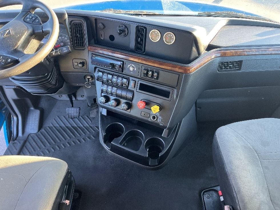 Sleeper Tractor-Heavy Duty Tractors-International-2020-LT625-El Paso-TX-701,365\n\t\tmiles-$ 31,500 - Image 12
