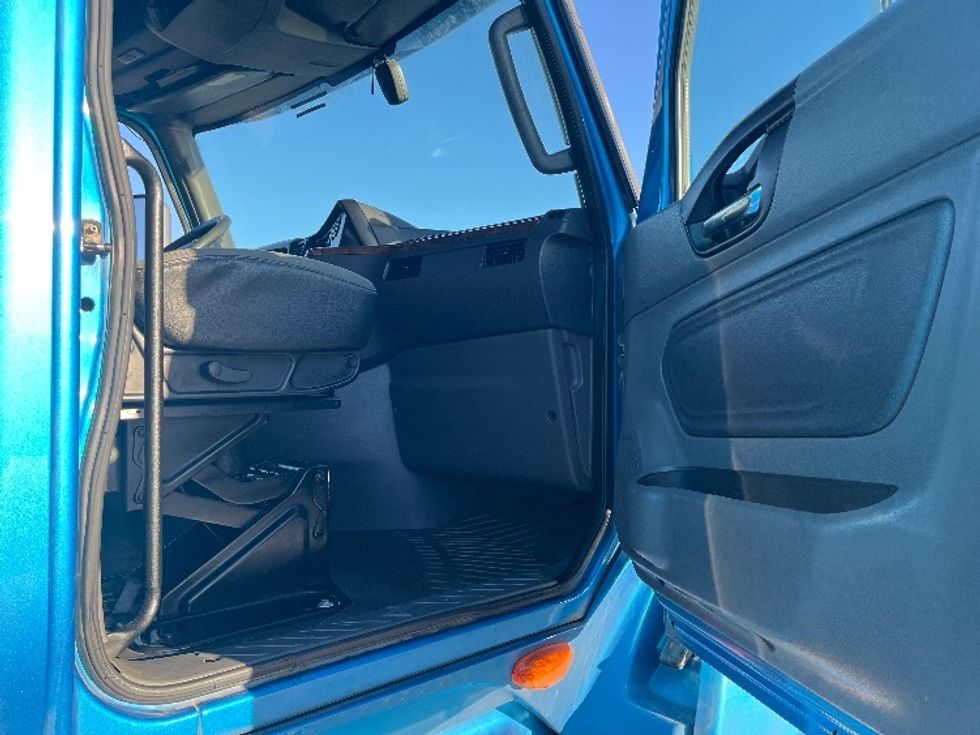 Sleeper Tractor-Heavy Duty Tractors-International-2020-LT625-El Paso-TX-701,365\n\t\tmiles-$ 31,500 - Image 13