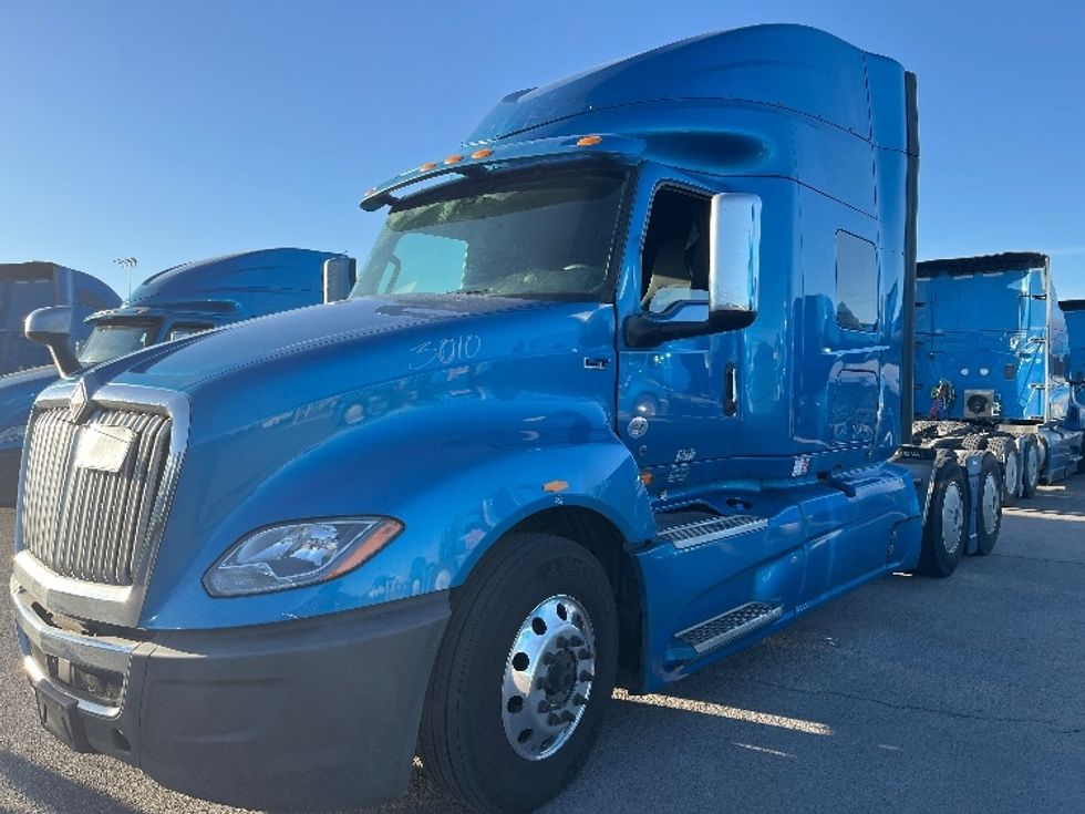 Sleeper Tractor-Heavy Duty Tractors-International-2020-LT625-El Paso-TX-701,365\n\t\tmiles-$ 31,500 - Image 3