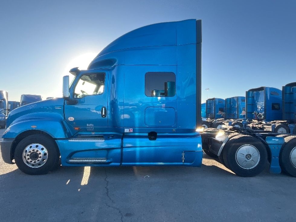 Sleeper Tractor-Heavy Duty Tractors-International-2020-LT625-El Paso-TX-701,365\n\t\tmiles-$ 31,500 - Image 4