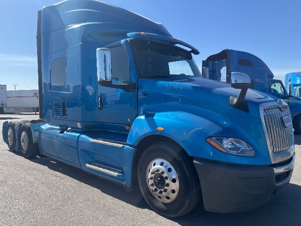 Sleeper Tractor-Heavy Duty Tractors-International-2020-LT625-El Paso-TX-702,258\n\t\tmiles-$ 31,500 - Image 1