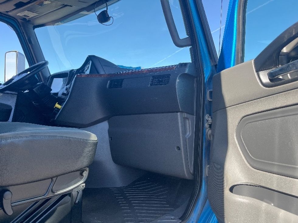 Sleeper Tractor-Heavy Duty Tractors-International-2020-LT625-El Paso-TX-702,258\n\t\tmiles-$ 31,500 - Image 13