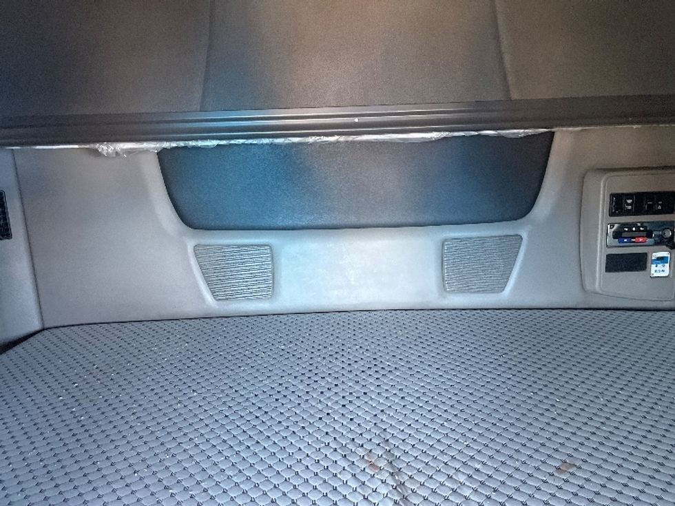 Sleeper Tractor-Heavy Duty Tractors-International-2020-LT625-El Paso-TX-702,258\n\t\tmiles-$ 31,500 - Image 16