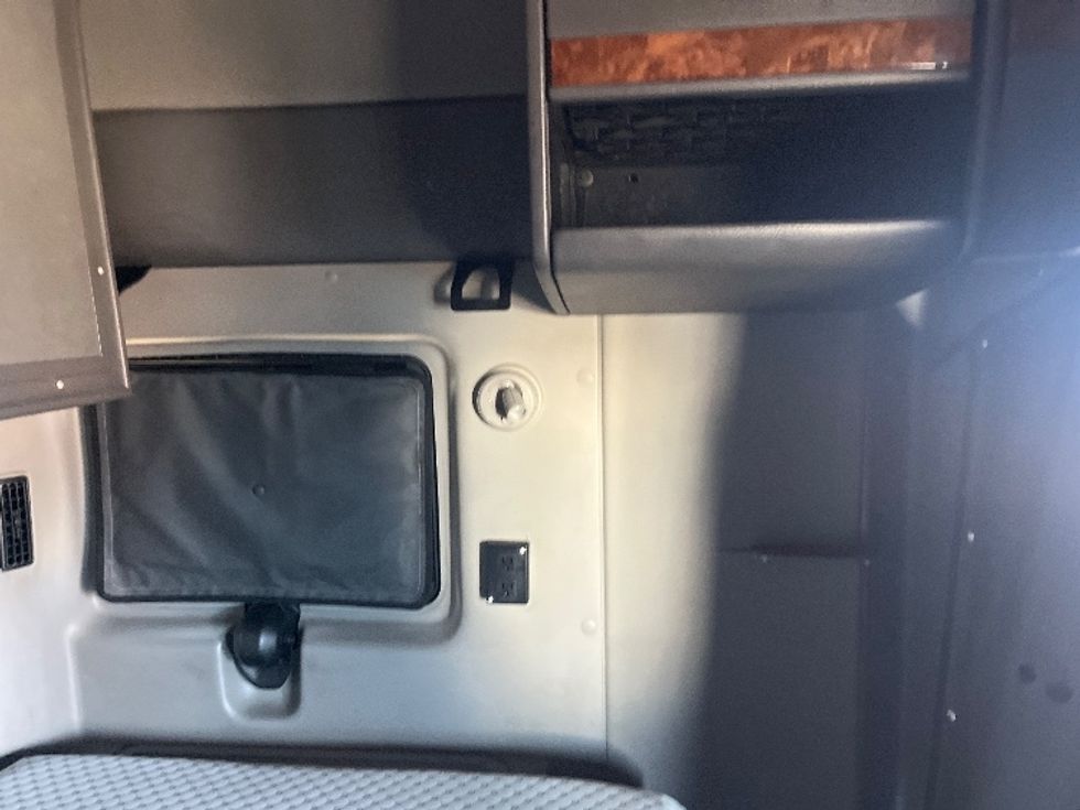 Sleeper Tractor-Heavy Duty Tractors-International-2020-LT625-El Paso-TX-702,258\n\t\tmiles-$ 31,500 - Image 18