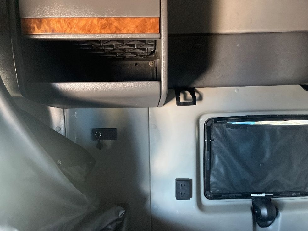 Sleeper Tractor-Heavy Duty Tractors-International-2020-LT625-El Paso-TX-702,258\n\t\tmiles-$ 31,500 - Image 19