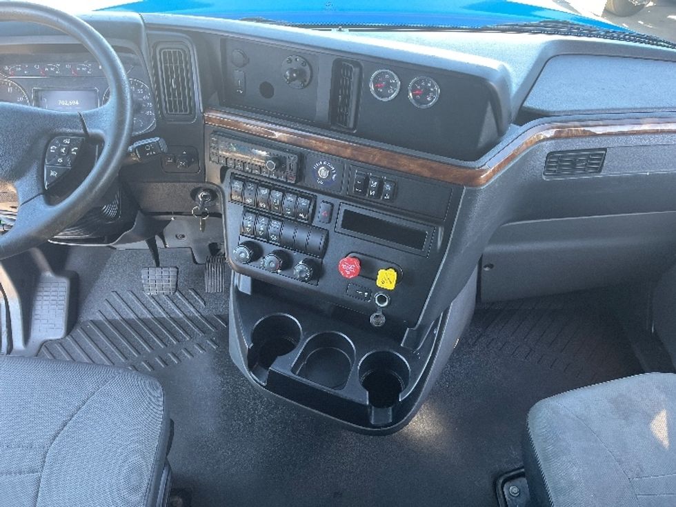Sleeper Tractor-Heavy Duty Tractors-International-2020-LT625-El Paso-TX-702,694\n\t\tmiles-$ 31,500 - Image 12