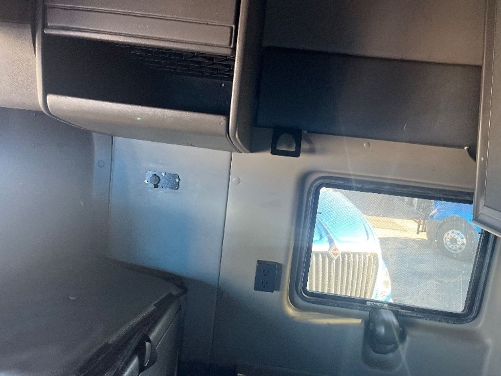 Sleeper Tractor-Heavy Duty Tractors-International-2020-LT625-El Paso-TX-702,694\n\t\tmiles-$ 31,500 - Image 19