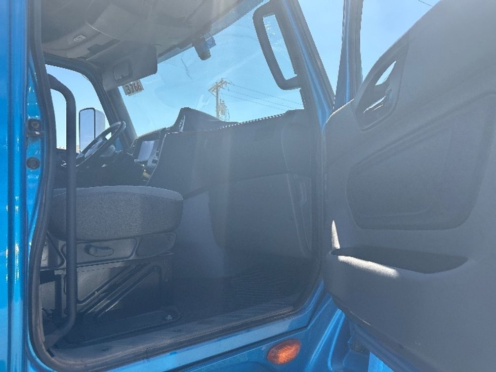 Sleeper Tractor-Heavy Duty Tractors-International-2020-LT625-El Paso-TX-702,822\n\t\tmiles-$ 29,000 - Image 13