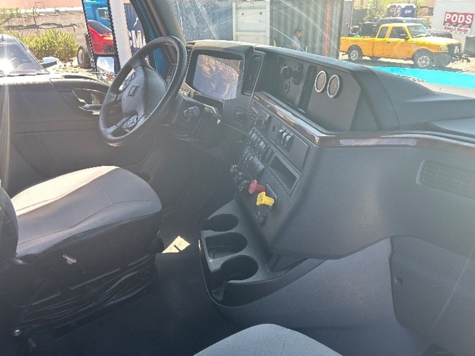 Sleeper Tractor-Heavy Duty Tractors-International-2020-LT625-El Paso-TX-702,822\n\t\tmiles-$ 29,000 - Image 15