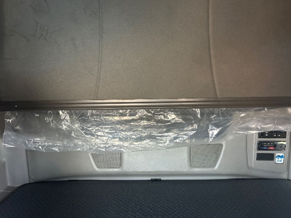 Sleeper Tractor-Heavy Duty Tractors-International-2020-LT625-El Paso-TX-702,822\n\t\tmiles-$ 29,000 - Image 16