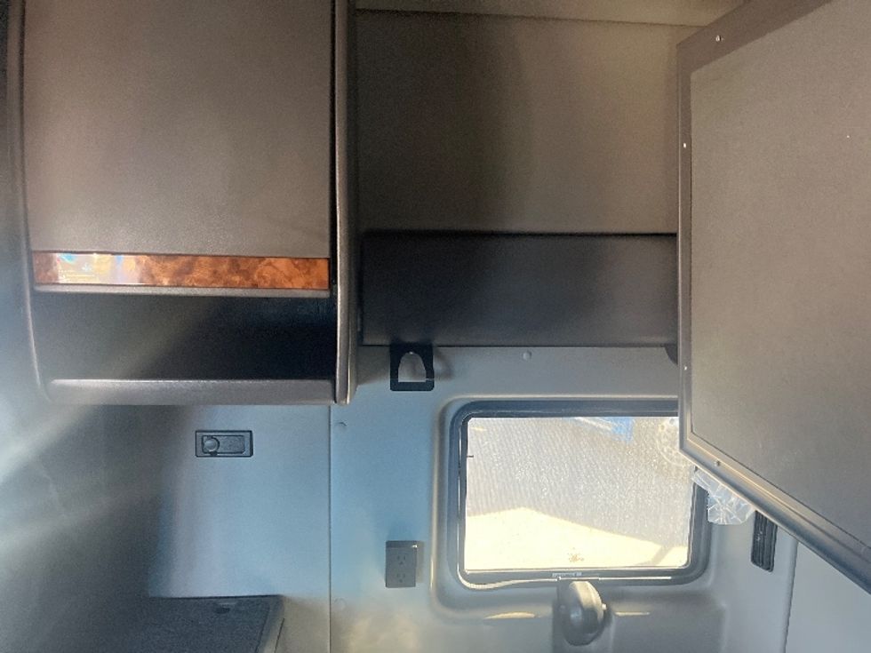 Sleeper Tractor-Heavy Duty Tractors-International-2020-LT625-El Paso-TX-702,906\n\t\tmiles-$ 31,500 - Image 19