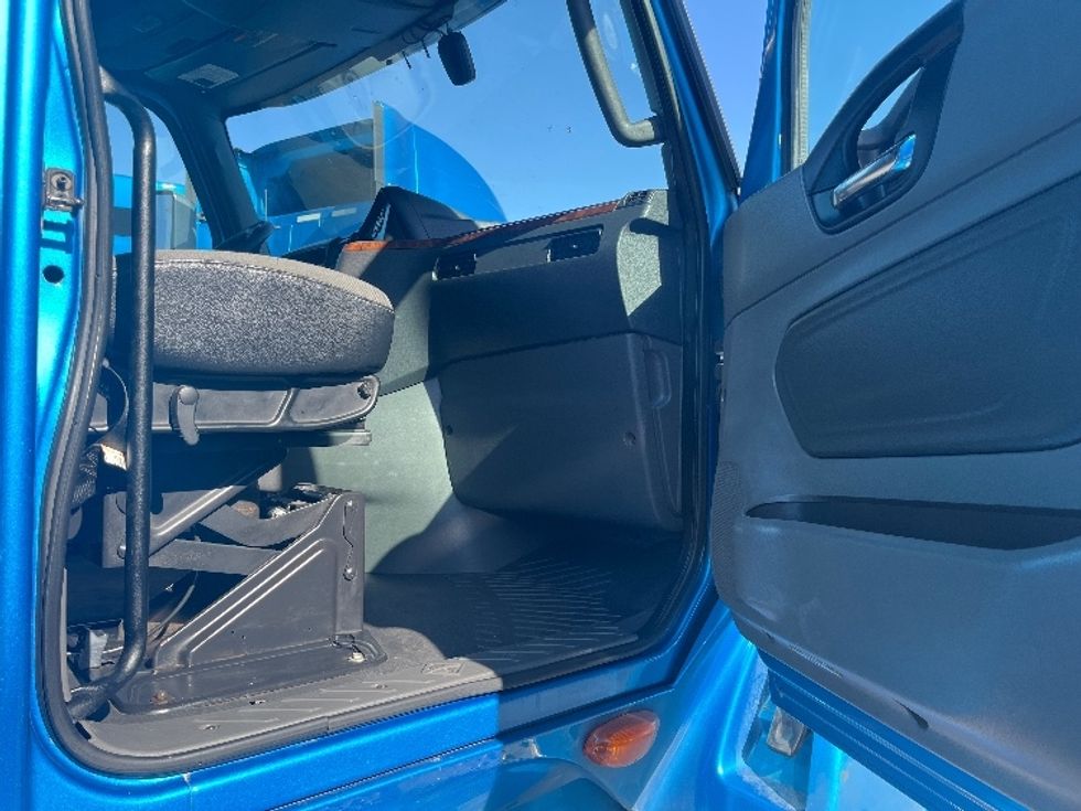 Sleeper Tractor-Heavy Duty Tractors-International-2020-LT625-El Paso-TX-703,120\n\t\tmiles-$ 31,500 - Image 13