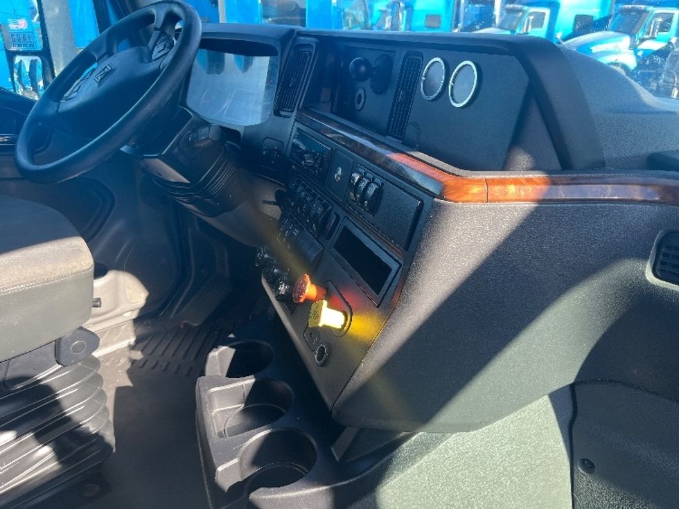 Sleeper Tractor-Heavy Duty Tractors-International-2020-LT625-El Paso-TX-703,120\n\t\tmiles-$ 31,500 - Image 15