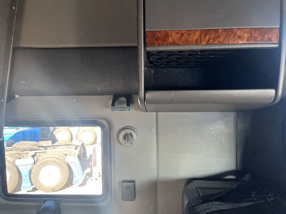 Sleeper Tractor-Heavy Duty Tractors-International-2020-LT625-El Paso-TX-703,120\n\t\tmiles-$ 31,500 - Image 18