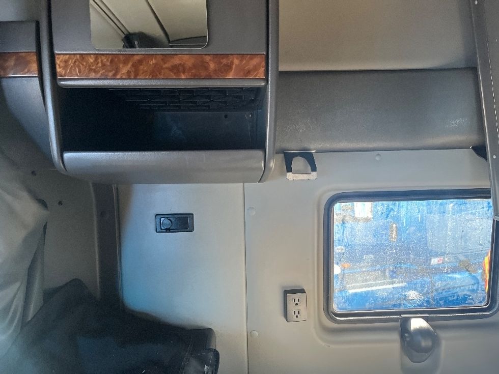 Sleeper Tractor-Heavy Duty Tractors-International-2020-LT625-El Paso-TX-703,120\n\t\tmiles-$ 31,500 - Image 19