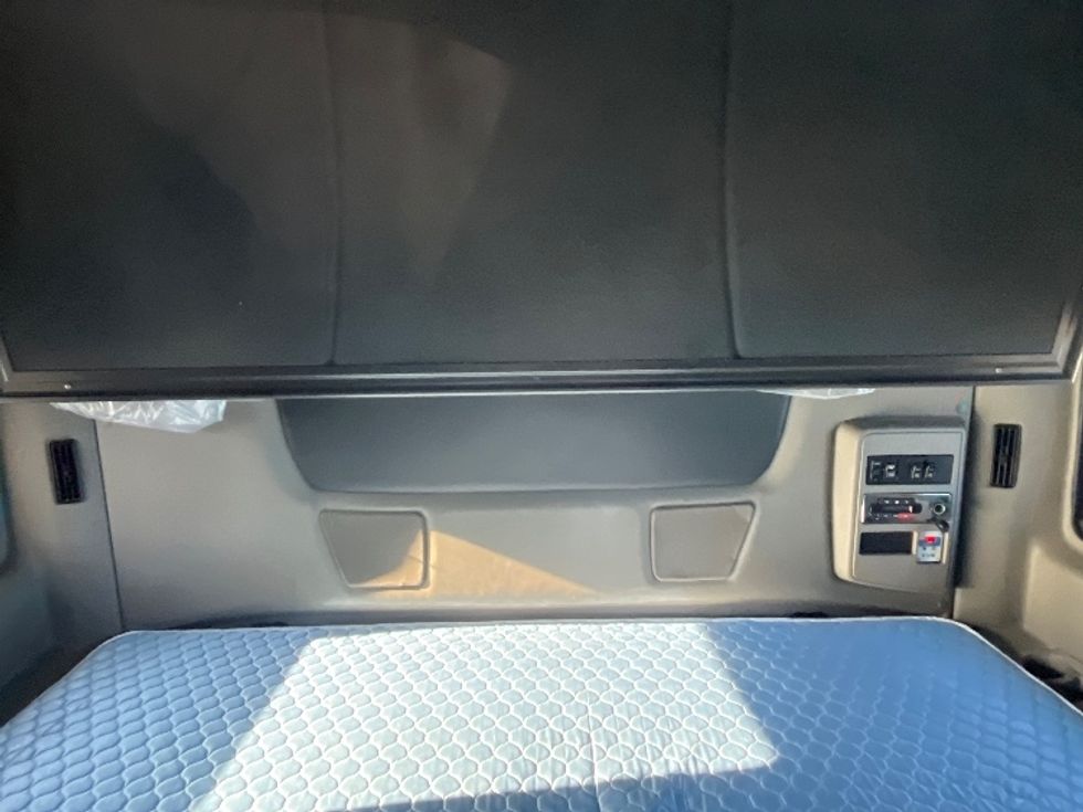 Sleeper Tractor-Heavy Duty Tractors-International-2020-LT625-El Paso-TX-703,502\n\t\tmiles-$ 31,500 - Image 16