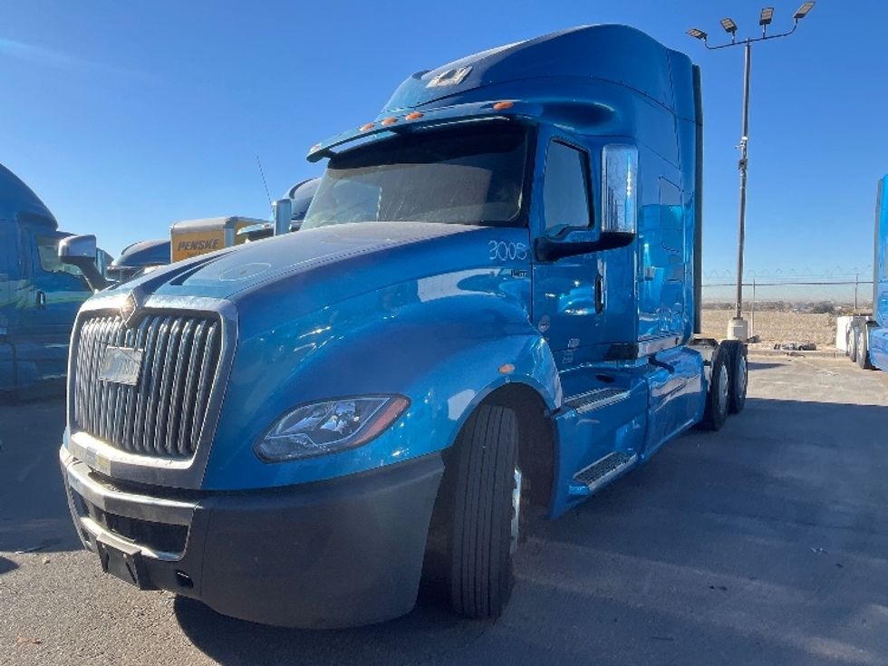 Sleeper Tractor-Heavy Duty Tractors-International-2020-LT625-El Paso-TX-703,502\n\t\tmiles-$ 31,500 - Image 3