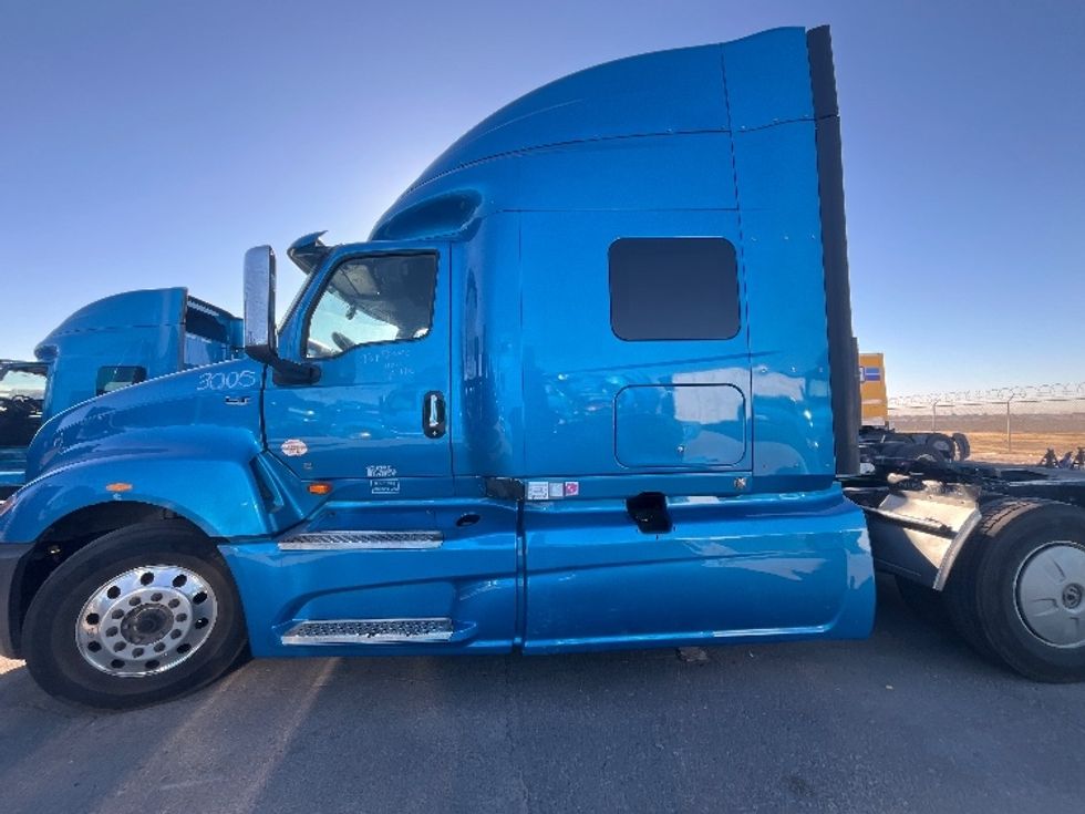 Sleeper Tractor-Heavy Duty Tractors-International-2020-LT625-El Paso-TX-703,502\n\t\tmiles-$ 31,500 - Image 4