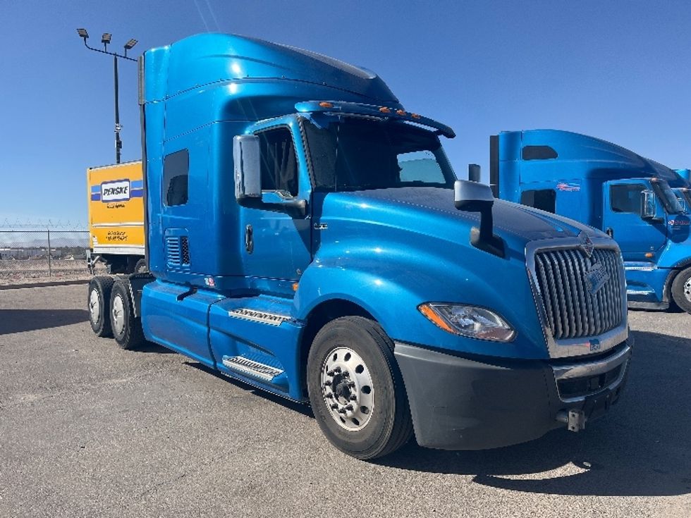Sleeper Tractor-Heavy Duty Tractors-International-2020-LT625-El Paso-TX-706,351\n\t\tmiles-$ 28,000 - Image 1