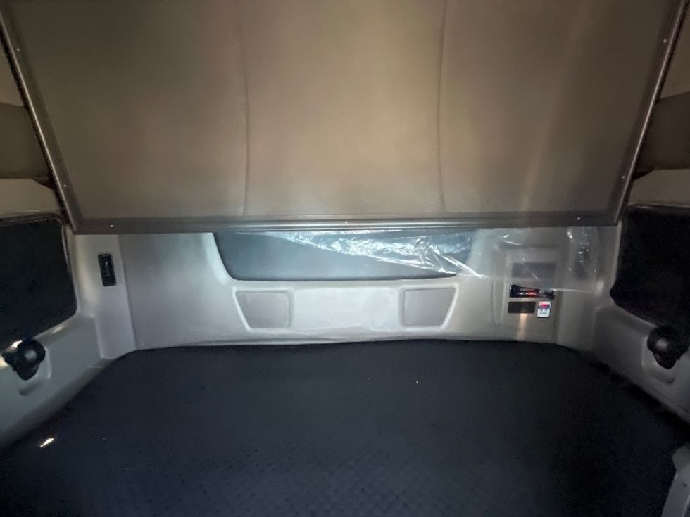 Sleeper Tractor-Heavy Duty Tractors-International-2020-LT625-El Paso-TX-706,351\n\t\tmiles-$ 28,000 - Image 16