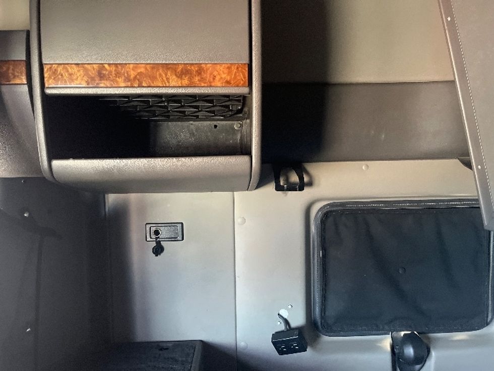 Sleeper Tractor-Heavy Duty Tractors-International-2020-LT625-El Paso-TX-706,351\n\t\tmiles-$ 28,000 - Image 19