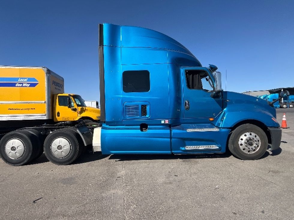 Sleeper Tractor-Heavy Duty Tractors-International-2020-LT625-El Paso-TX-706,351\n\t\tmiles-$ 28,000 - Image 8