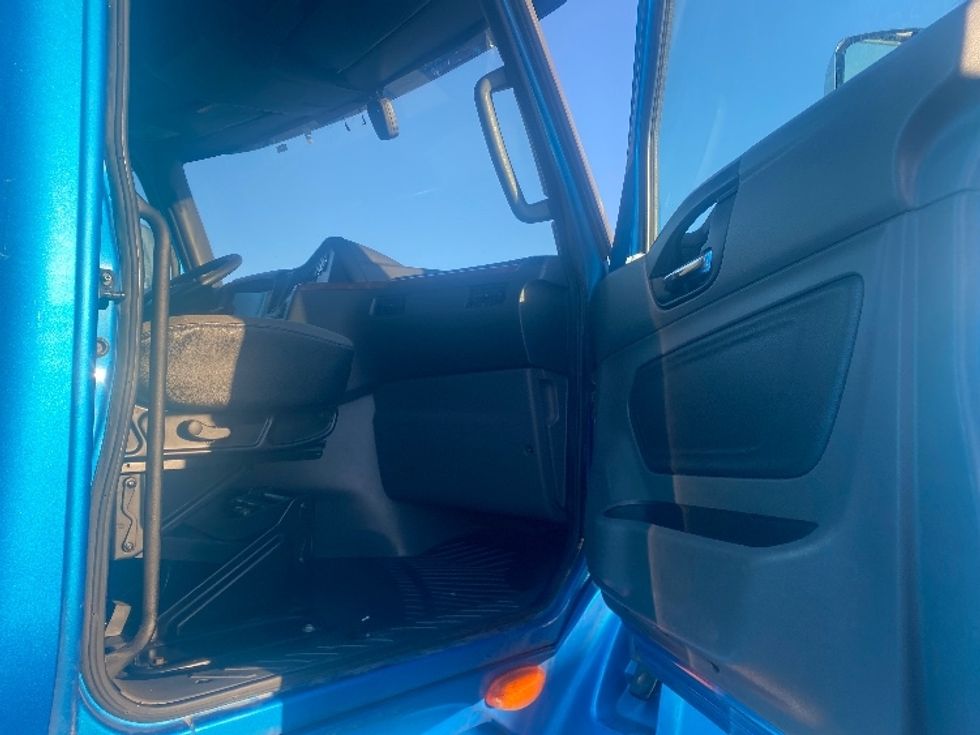 Sleeper Tractor-Heavy Duty Tractors-International-2020-LT625-El Paso-TX-711,949\n\t\tmiles-$ 30,750 - Image 13