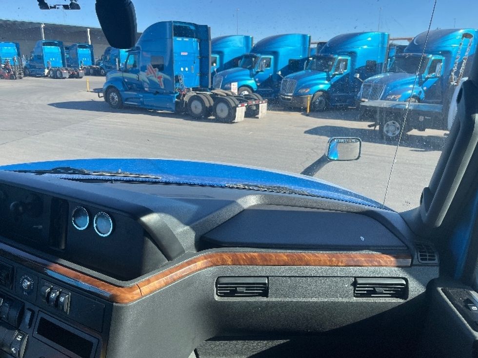 Sleeper Tractor-Heavy Duty Tractors-International-2020-LT625-El Paso-TX-713,456\n\t\tmiles-$ 30,750 - Image 14