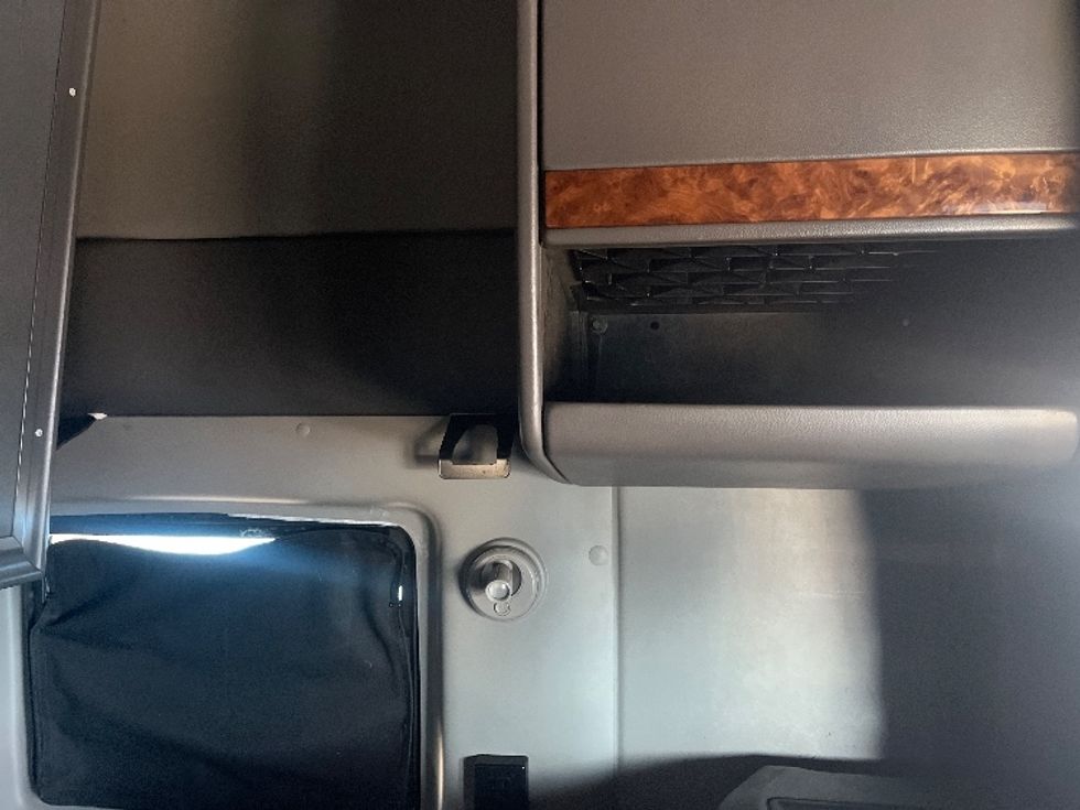 Sleeper Tractor-Heavy Duty Tractors-International-2020-LT625-El Paso-TX-713,456\n\t\tmiles-$ 30,750 - Image 18